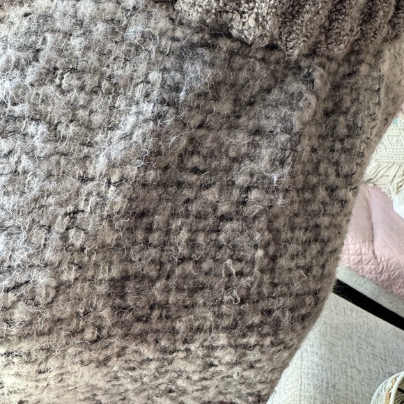 Roots Poncho One Size
Wool Blend Fringe Cowl Neck - Picture 6 of 7